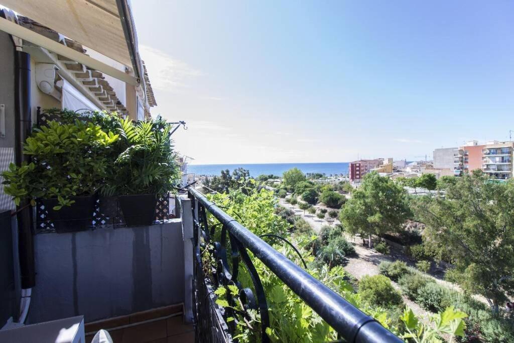Preciosa Casa En Vilajoyosa Con Vistas Al Mar En Las Casas Colgantes Del Casco Antiguo Villajoyosa Exterior foto