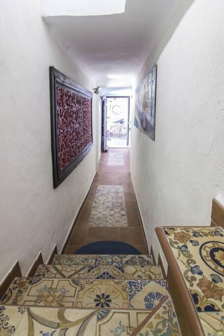 Preciosa Casa En Vilajoyosa Con Vistas Al Mar En Las Casas Colgantes Del Casco Antiguo Villajoyosa Exterior foto