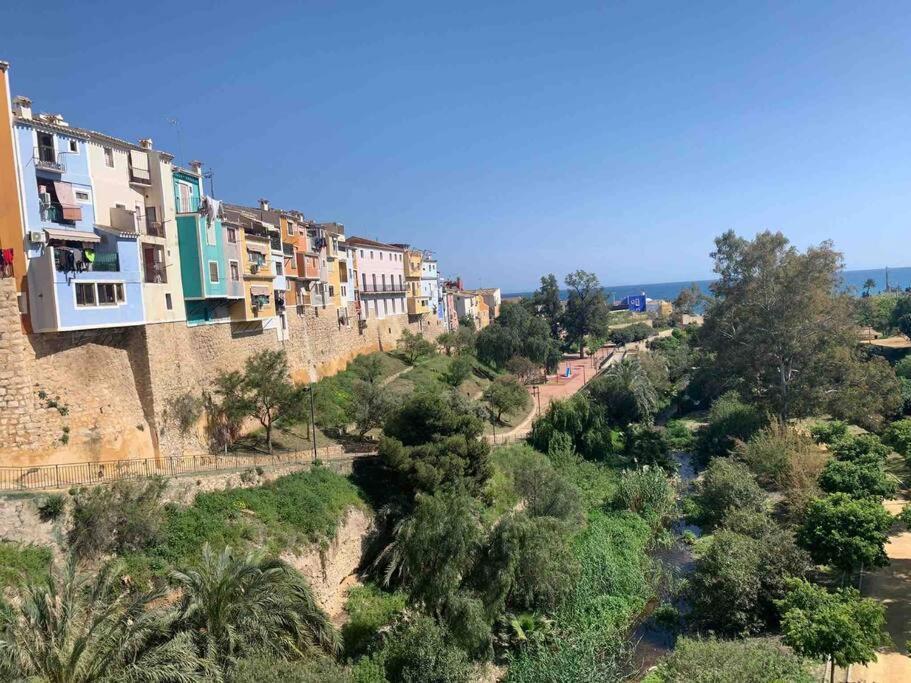 Preciosa Casa En Vilajoyosa Con Vistas Al Mar En Las Casas Colgantes Del Casco Antiguo Villajoyosa Exterior foto